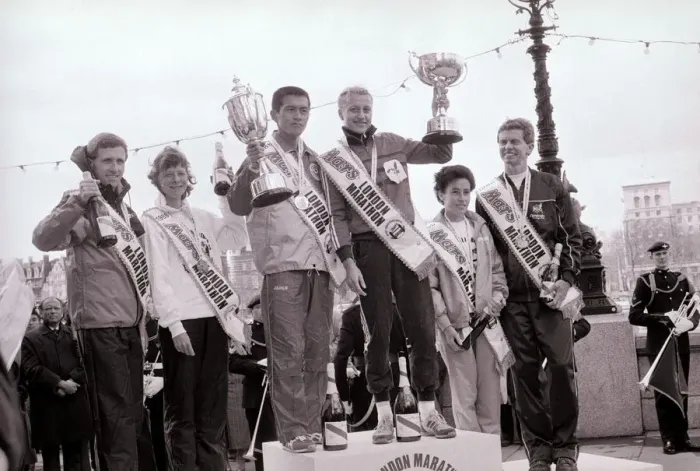 Framed Print : London Marathon Winners - April 1986 First place winnners Toshihiko Seko (Japan