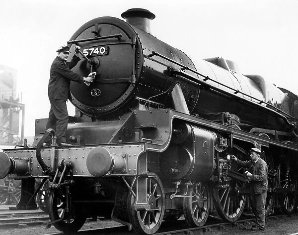 The London Midland and Scottish Jubilee Class steam locomotive 5740 Munster being