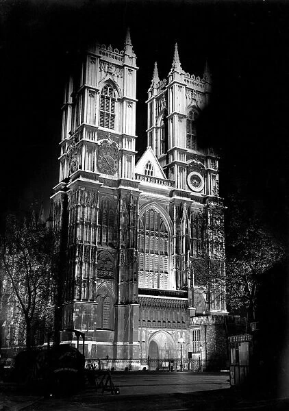 London by night Front of Westminster Abbey 1951