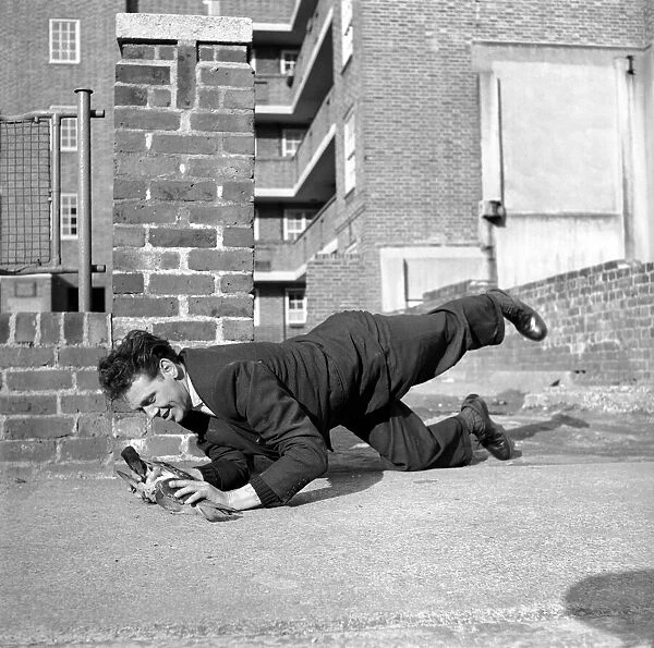 London pigeon catcher. January 1954 A157-003