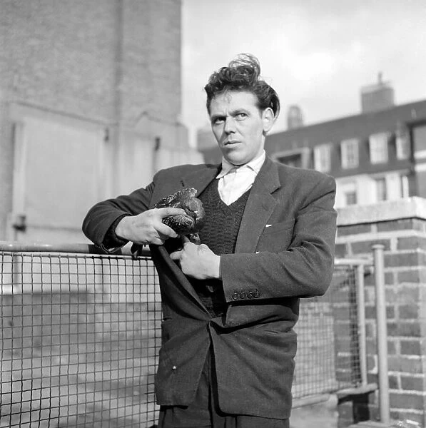 London pigeon catcher. January 1954 A157-005