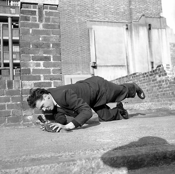 London pigeon catcher. January 1954 A157