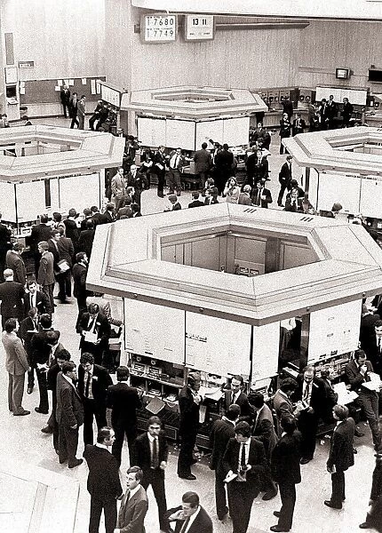 London Stock Exchange 1980s September 1981 Shares Money Finance Busy