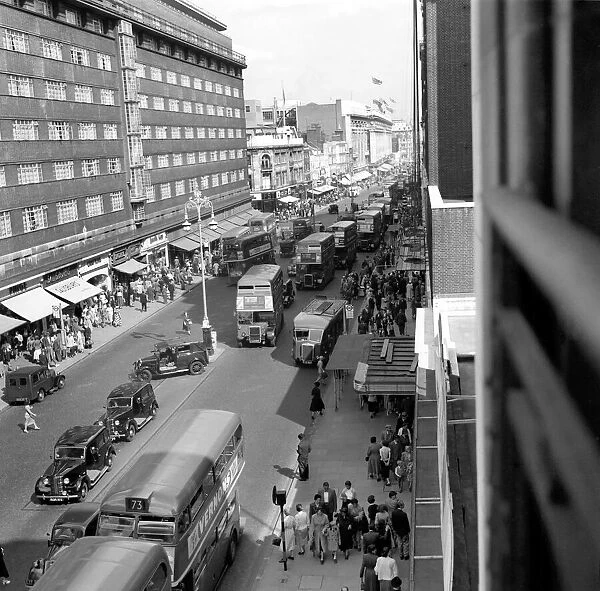 London: Traffic in Oxford Street. August 1953 D5334