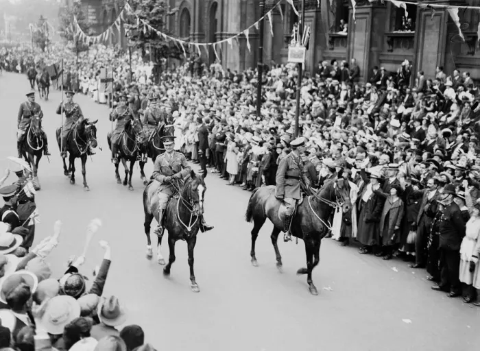Framed Print : London victory march, Officers on horseback. May 1919