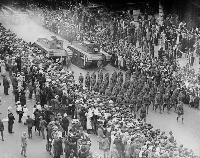 Framed Print : London victory march, Tanks and soldiers on parade. May 1919 Framed Print : London victory march, Tanks and soldiers on parade. May 1919