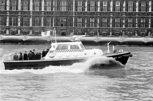 Londons New Fireboat: London Fire Brigade have taken delivery of a new fireboat