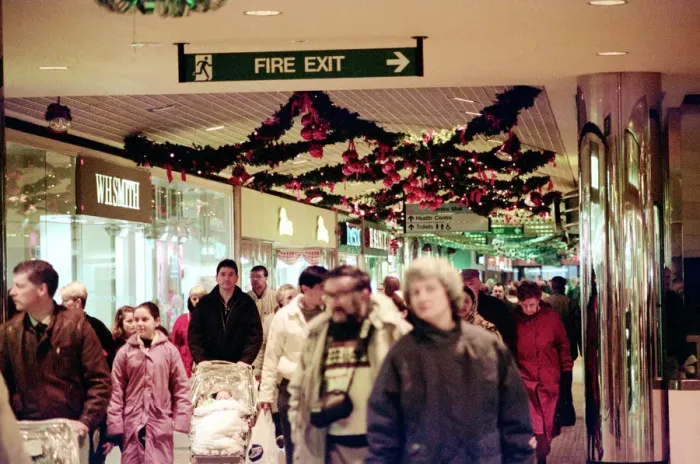 Framed Print : Looking for bargains at the post Christmas sales, Middlesbrough, 29th December 1992 Framed Print : Looking for bargains at the post Christmas sales, Middlesbrough, 29th December 1992
