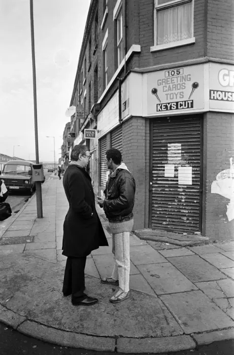 Framed Print : Lord Gifford visits Granby Street, Toxteth. 29th November 1988 Framed Print : Lord Gifford visits Granby Street, Toxteth. 29th November 1988