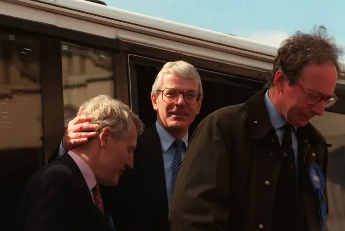 Framed Print : Lord James Douglas Hamilton MP with Prime Minister John Major and Malcolm Rifkind