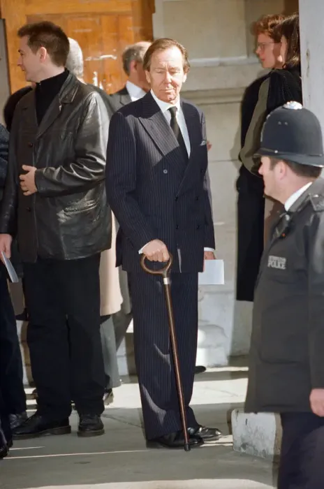 Framed Print : Lord Snowdon attending the photographer Terence Donovans memorial service at St