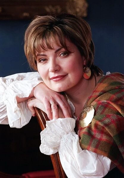 Lorraine Kelly wearing tartan outfit February 1998 GMTV presenter