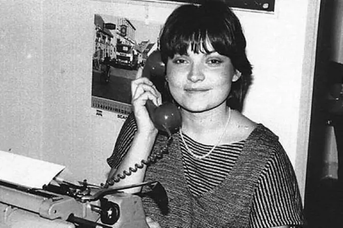 : Lorraine Kelly working as a junior reporter in the East Kilbride News office in the town : Lorraine Kelly working as a junior reporter in the East Kilbride News office in the town