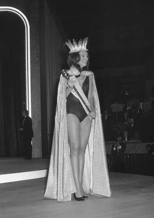 Framed Print : Lucia Tavares Petterle of Brazil celebrates as she wins the Miss World beauty contest