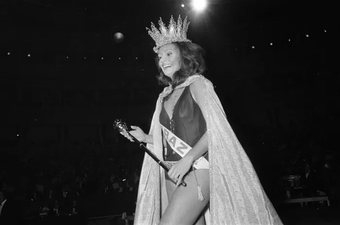 Framed Print : Lucia Tavares Petterle of Brazil celebrates as she wins the Miss World beauty contest Framed Print : Lucia Tavares Petterle of Brazil celebrates as she wins the Miss World beauty contest