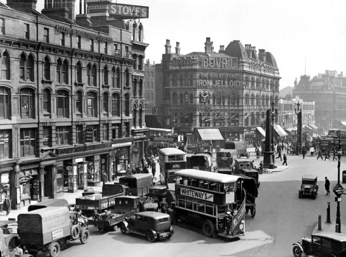 Framed Print : Ludgate Circus London Circa 1935. P000148 Framed Print : Ludgate Circus London Circa 1935. P000148