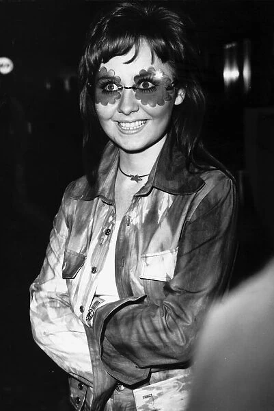 Lulu pop singer leaves Heathrow airport June 1971