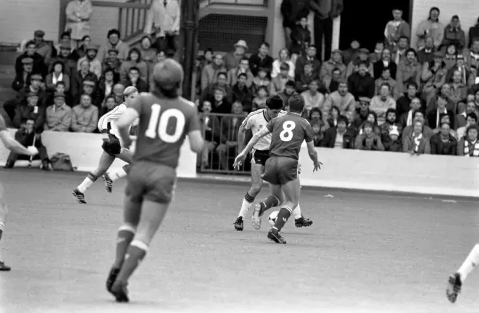 Framed Print : Luton 4 v. Liverpool 1. Division One Football. October 1986 LF20-16-057 Framed Print : Luton 4 v. Liverpool 1. Division One Football. October 1986 LF20-16-057