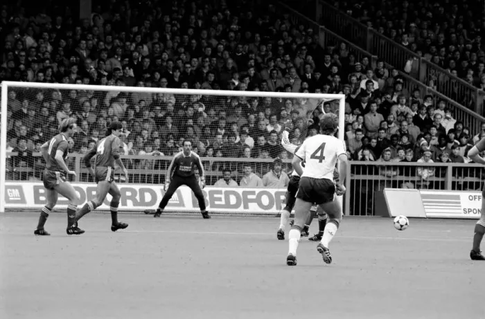 Framed Print : Luton 4 v. Liverpool 1. Division One Football. October 1986 LF20-16-026 Framed Print : Luton 4 v. Liverpool 1. Division One Football. October 1986 LF20-16-026