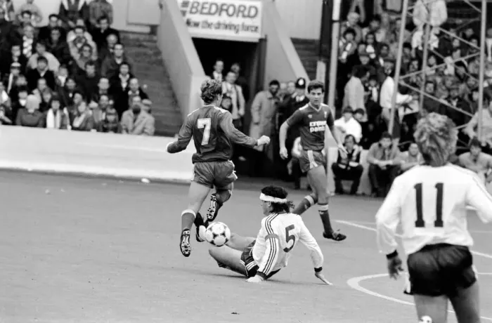 Framed Print : Luton 4 v. Liverpool 1. Division One Football. October 1986 LF20-16-010 Framed Print : Luton 4 v. Liverpool 1. Division One Football. October 1986 LF20-16-010