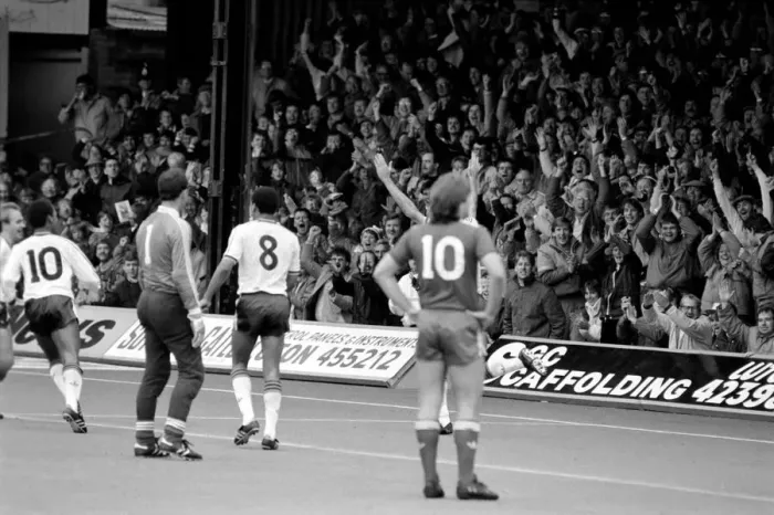 Framed Print : Luton 4 v. Liverpool 1. Division One Football. October 1986 LF20-16-064 Framed Print : Luton 4 v. Liverpool 1. Division One Football. October 1986 LF20-16-064