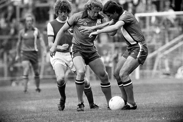 Luton Town. vs. Arsenal. August 1977 77-04352-028