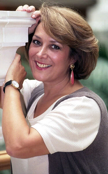 LYNDA BELLINGHAM PICTURED IN AUGUST 1994