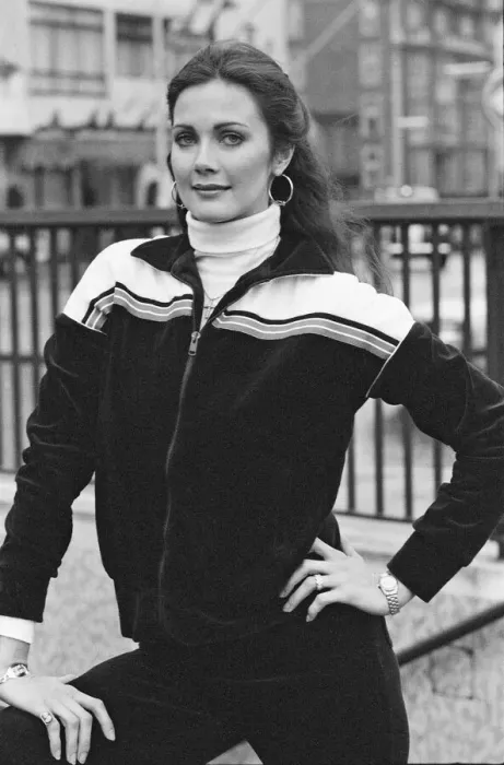 Framed Print : Lynda Carter - star of the television series Wonder Woman