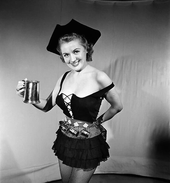 Lynne Bretonn, N  /  C. UTD. 'Pin-up'Girl. December 1952 C6323