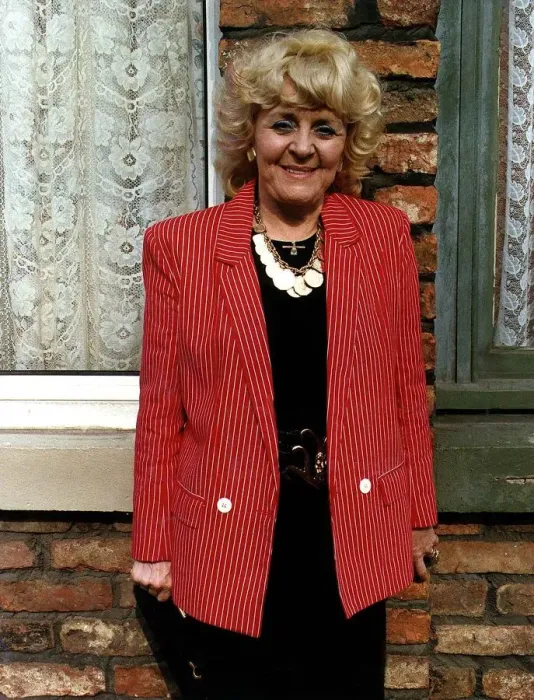 Framed Print : Lynne Perrie stars in Coronation Street October 1989 DBase Framed Print : Lynne Perrie stars in Coronation Street October 1989 DBase