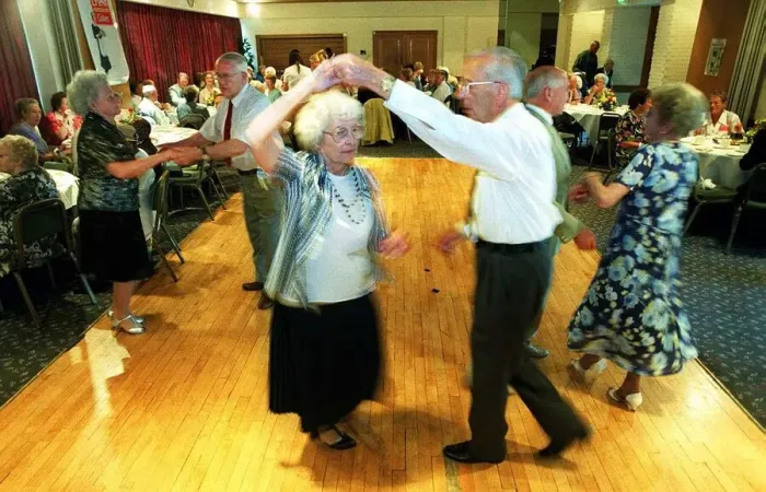 Framed Print : The Lyons Tea dance at the The Thistle Hotel. People on the dance floor