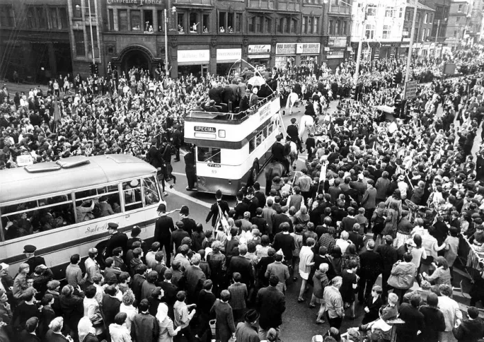 Framed Print : Machester United FC May 1968 European Champions in an open topped bus Framed Print : Machester United FC May 1968 European Champions in an open topped bus