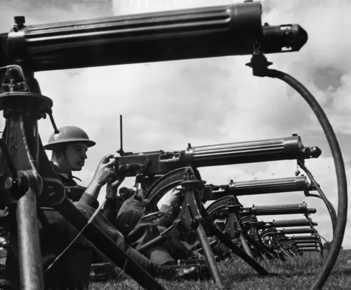 Framed Print : Machine gun battalion in training in the South East of England. 16th August 1941 Framed Print : Machine gun battalion in training in the South East of England. 16th August 1941