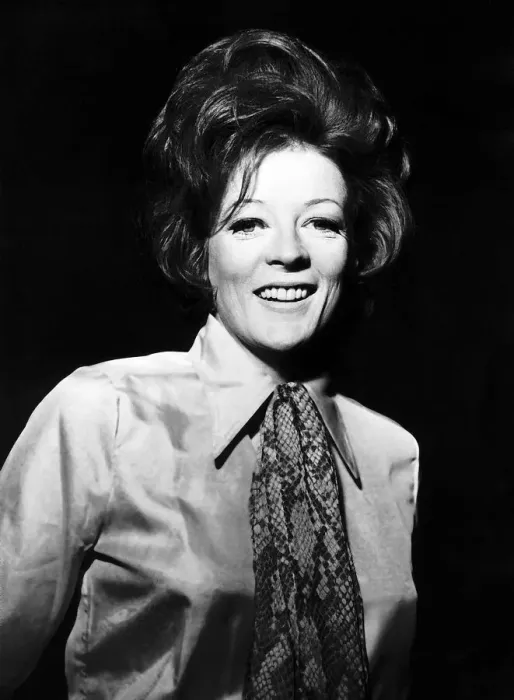 Framed Print : Maggie Smith Actress - April 1970 Dbase MSI Portrait Smiling Framed Print : Maggie Smith Actress - April 1970 Dbase MSI Portrait Smiling
