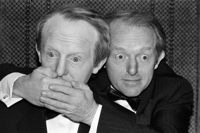 Framed Print : Magician Paul Daniels pictured with his waxwork. 21st February 1987 Framed Print : Magician Paul Daniels pictured with his waxwork. 21st February 1987