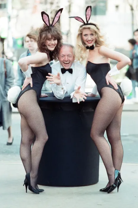 Framed Print : Magician Paul Daniels and showgirls. 15th March 1989 Framed Print : Magician Paul Daniels and showgirls. 15th March 1989