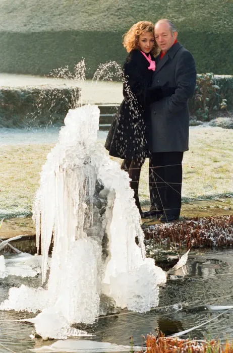 Framed Print : Magician Paul Daniels and his wife Debbie McGee pictured at home. 13th December 1991 Framed Print : Magician Paul Daniels and his wife Debbie McGee pictured at home. 13th December 1991