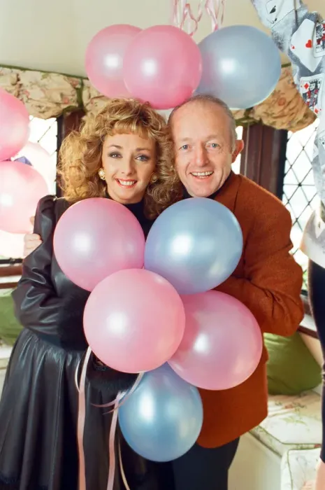 Framed Print : Magician Paul Daniels and his wife Debbie McGee pictured at home. 13th December 1991