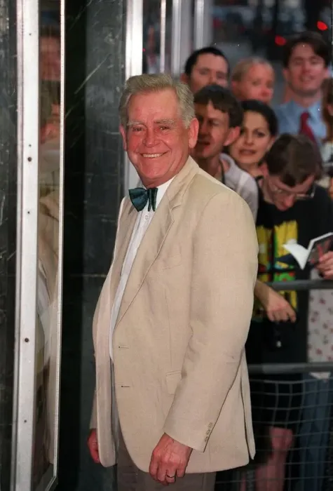 Framed Print : Magnus Magnusson at the gala charity premiere of the new film The Grotesque