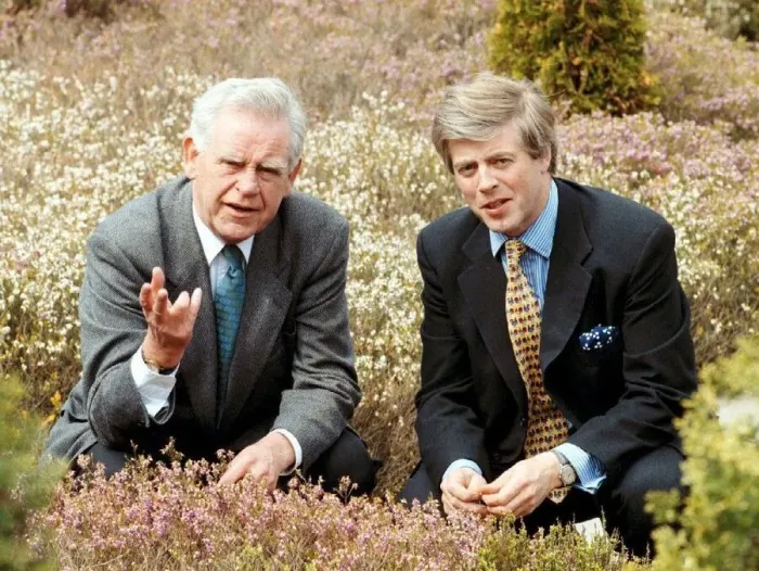 Framed Print : Magnus Magnusson and Lord Lindsay at Rural Centre Ingliston for Scottish Biodiversity