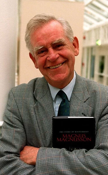 Magnus Magnusson TV Presenter Quiz Master August 1997 at the launch of his new book
