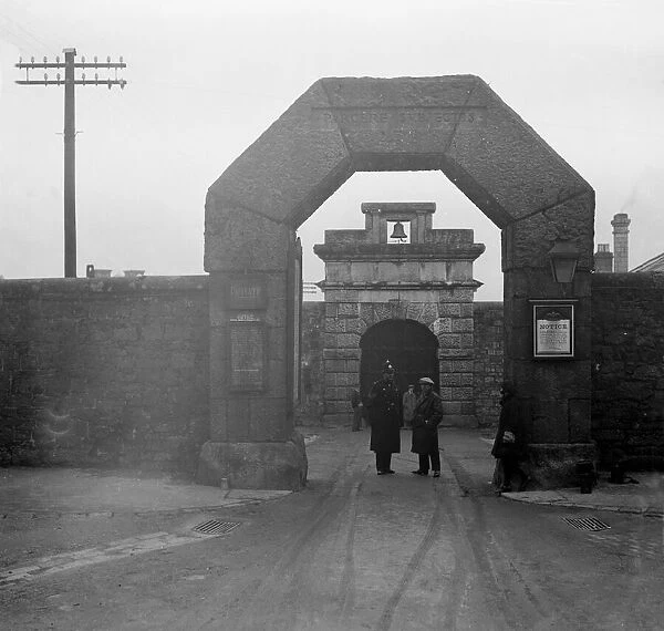 Main gate of Dartmoor Prison January 1932