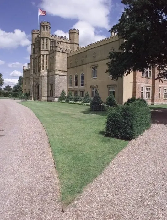 Framed Print : Majestic Coughton Court near Alcester Framed Print : Majestic Coughton Court near Alcester