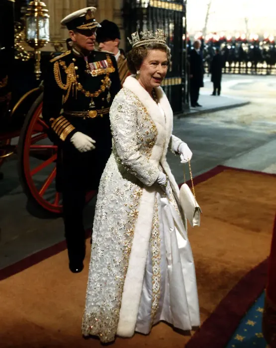 Framed Print : Her Majesty Queen Elizabeth arrives for the State Opening of Parliament with her husband Framed Print : Her Majesty Queen Elizabeth arrives for the State Opening of Parliament with her husband