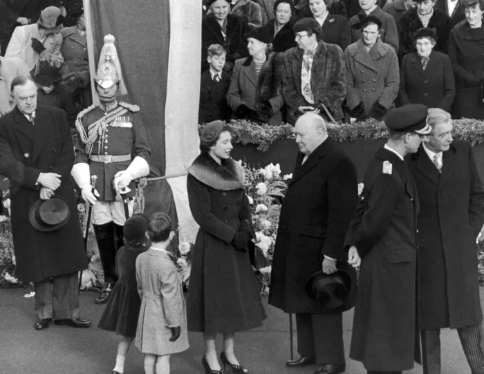 Framed Print : Her Majesty Queen Elizabeth II with the children Prince Charles and Prince Anne