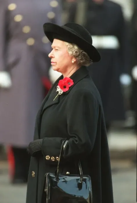 Framed Print : Her Majesty Queen Elizabeth II at Remembrance Day Parade at the Cenotaph in Whitehall Framed Print : Her Majesty Queen Elizabeth II at Remembrance Day Parade at the Cenotaph in Whitehall