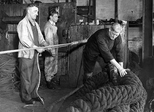 Making ground ropes for trawl nets at Irvins of North Shields in 1949
