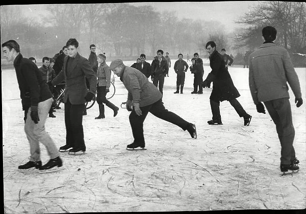 Making the most of the frozen lake at East Park, Hull s