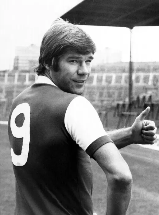 Framed Print : Malcolm McDonald Football Player of Arsenal - wearing the number 9 shirt Framed Print : Malcolm McDonald Football Player of Arsenal - wearing the number 9 shirt