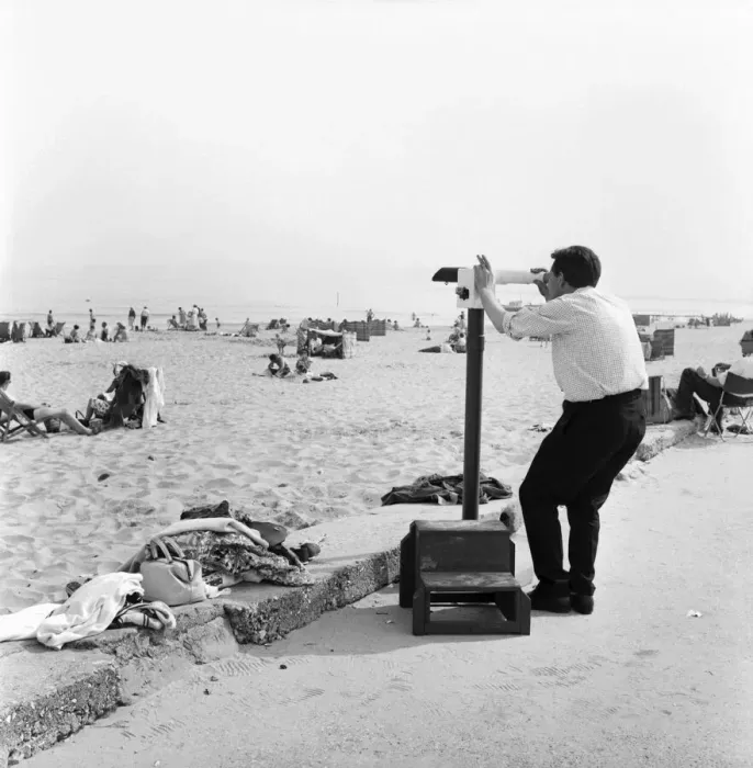 Framed Print : A man checking out the view across Sandbanks Beach in Poole, Dorset. June 1960 M4341 Framed Print : A man checking out the view across Sandbanks Beach in Poole, Dorset. June 1960 M4341